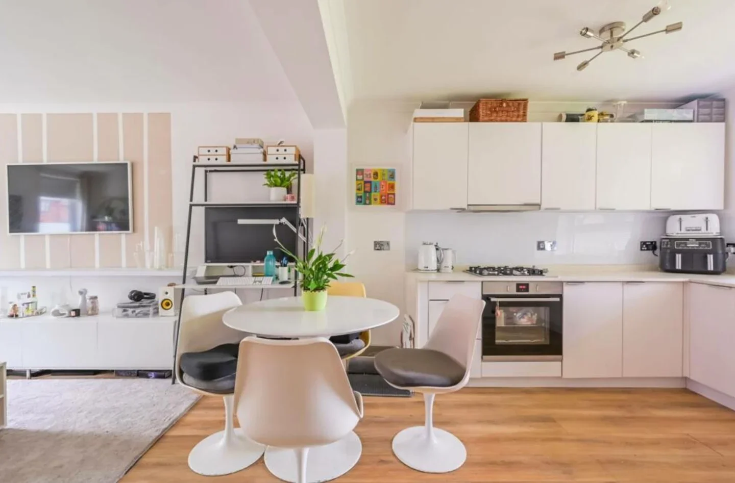 Flat Ming Street in Greater London