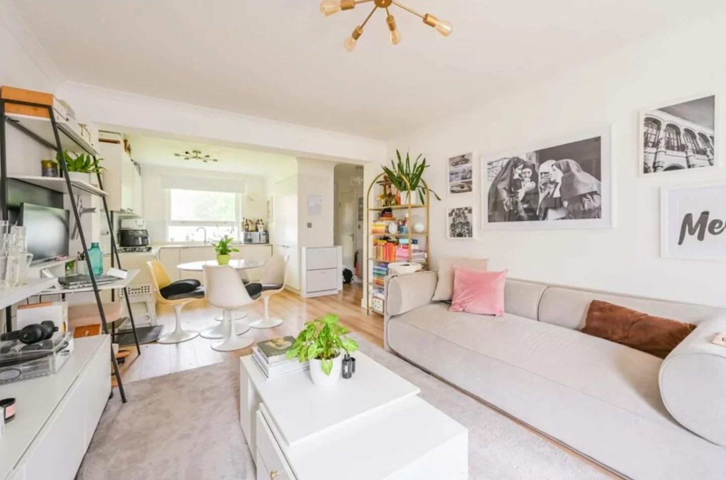 Flat Ming Street in Greater London