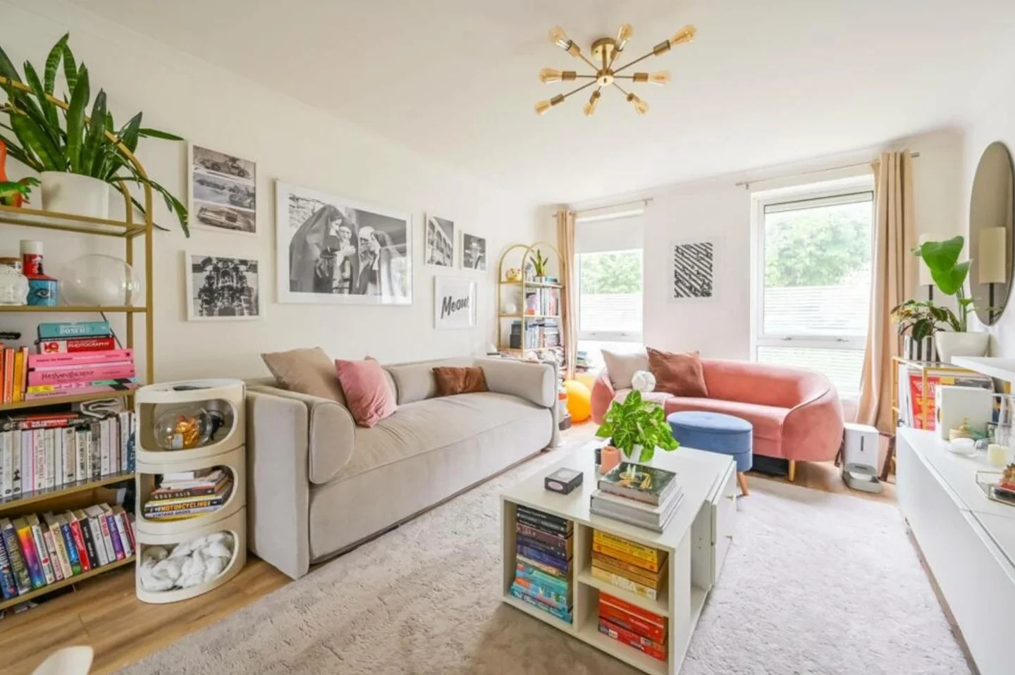 Flat Ming Street in Greater London