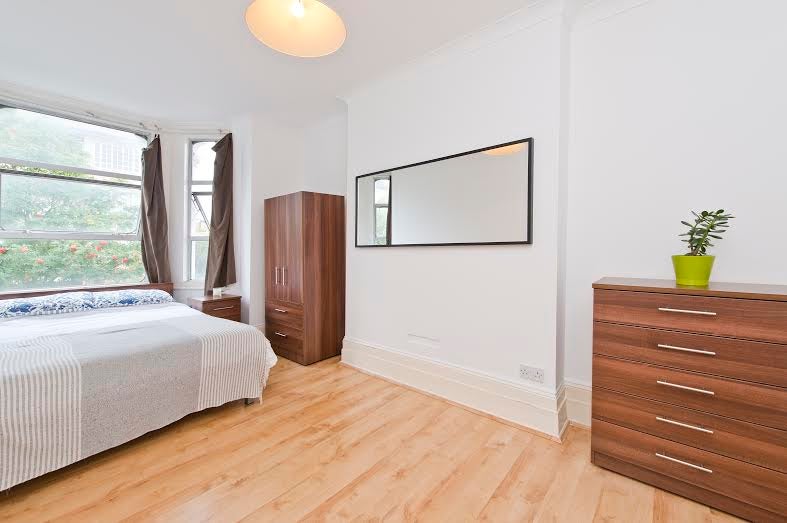 Room Frithville Gardens in Greater London