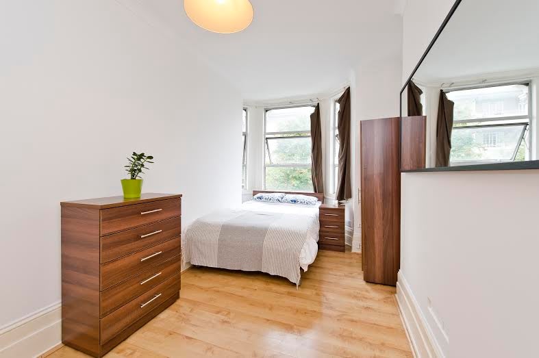 Room Frithville Gardens in Greater London