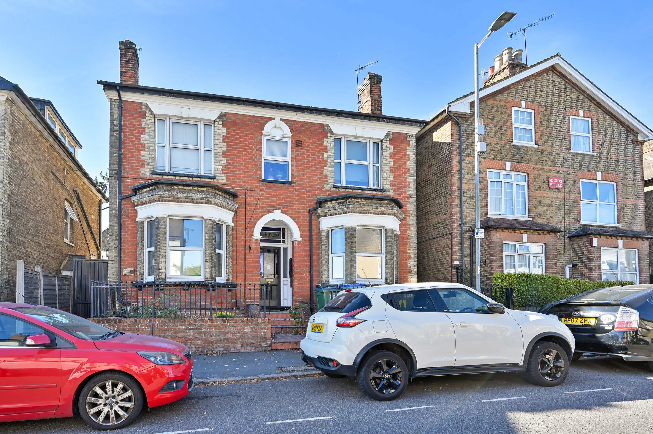 Flat Woodford Road in Watford