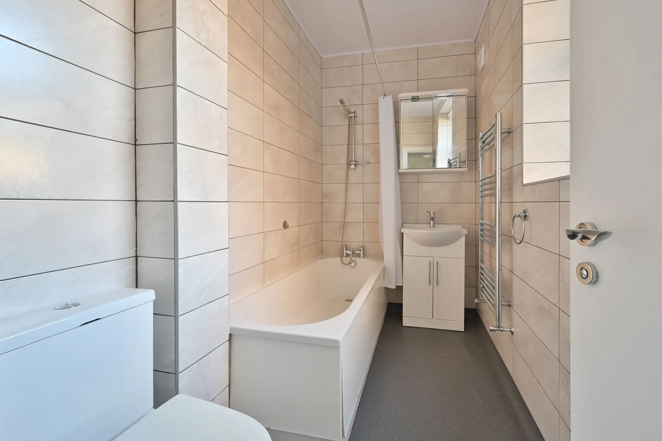 Flat Woodford Road in Watford