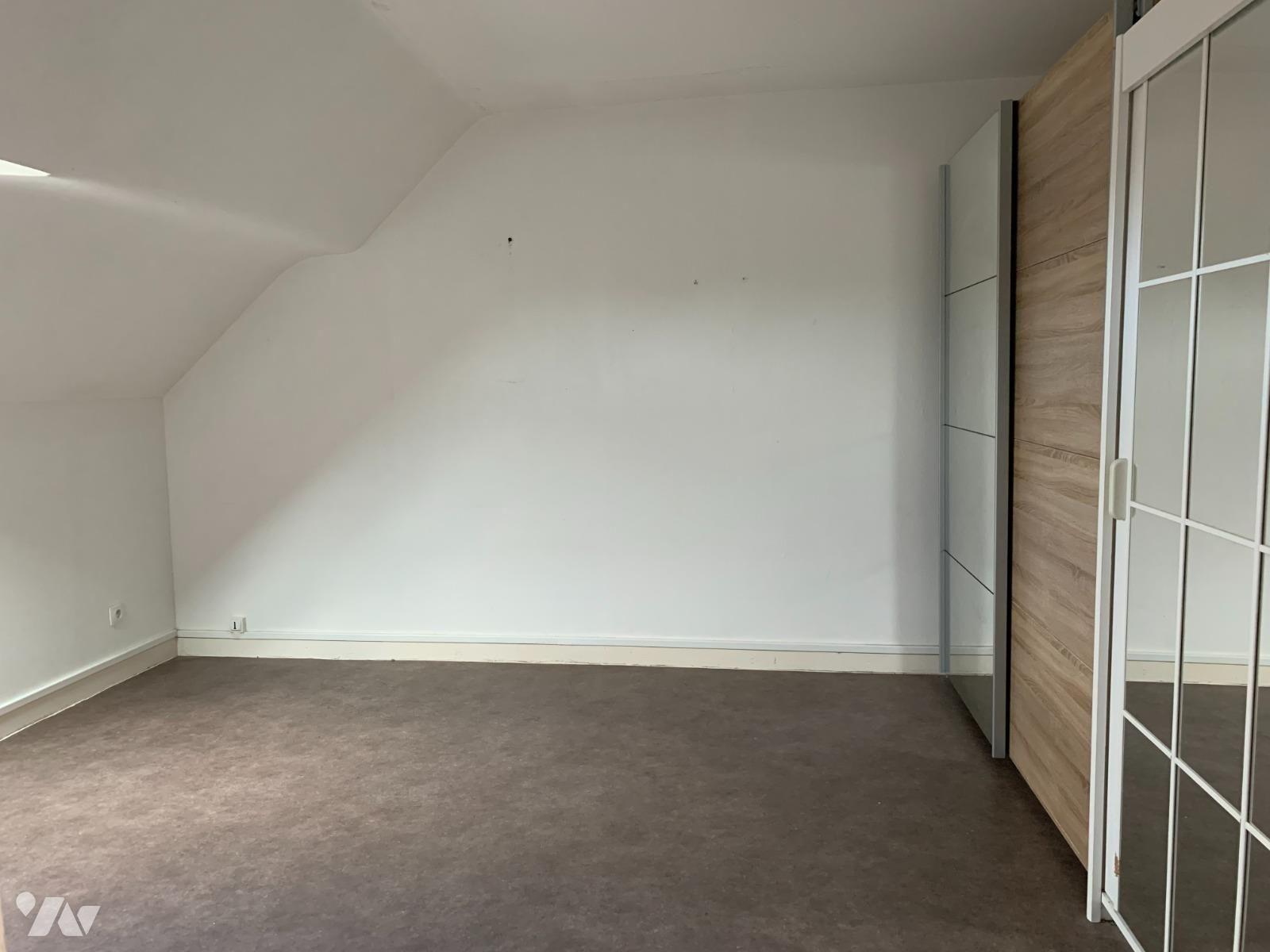 Flat Place Charles de Gaulle in Bailleul