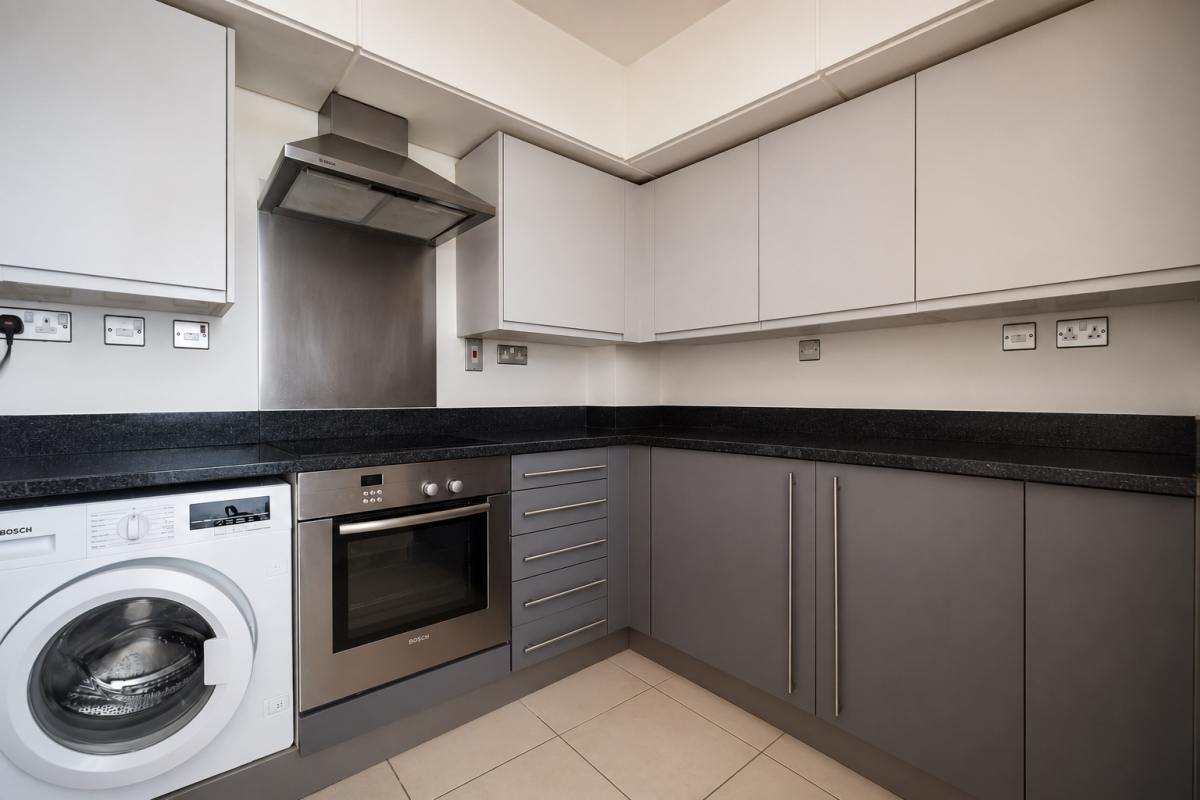Flat Albert Embankment in Greater London