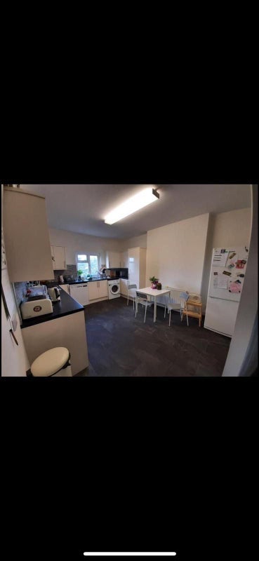 Room Lewisham Way in Greater London
