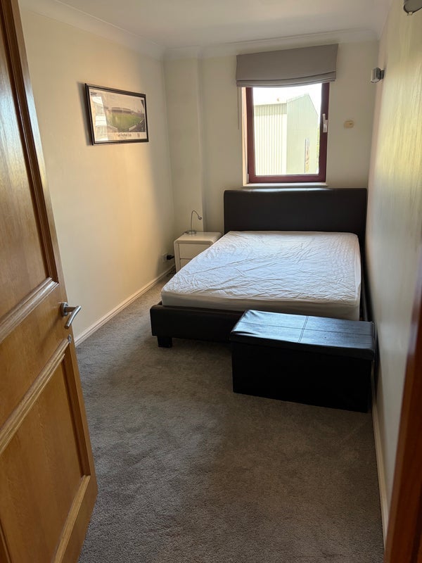 Room William Morris Way in Greater London