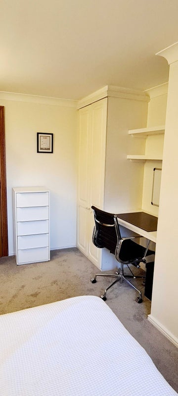 Room William Morris Way in Greater London