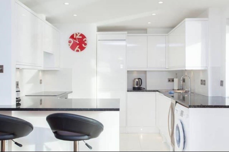 Room William Morris Way in Greater London