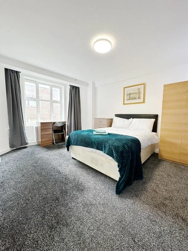 Room Park West Place in City of Westminster