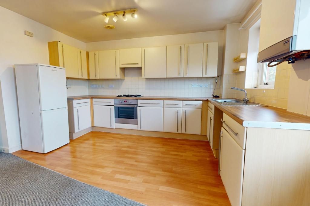 Flat Hever Gardens in Ashford