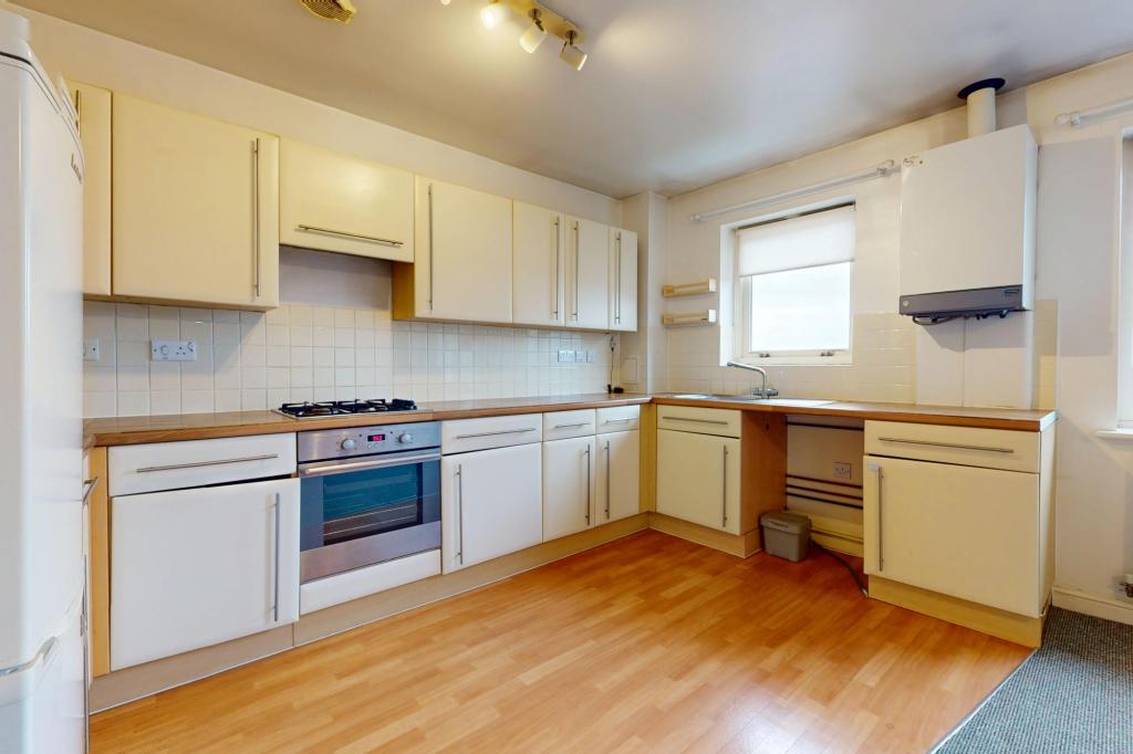 Flat Hever Gardens in Ashford