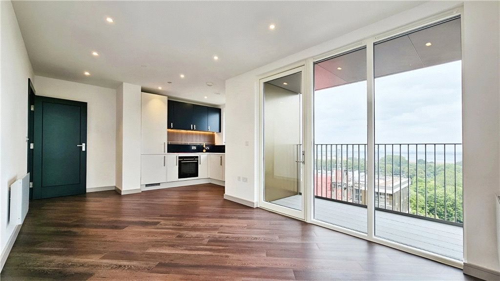 Flat London Road in Borough of Spelthorne