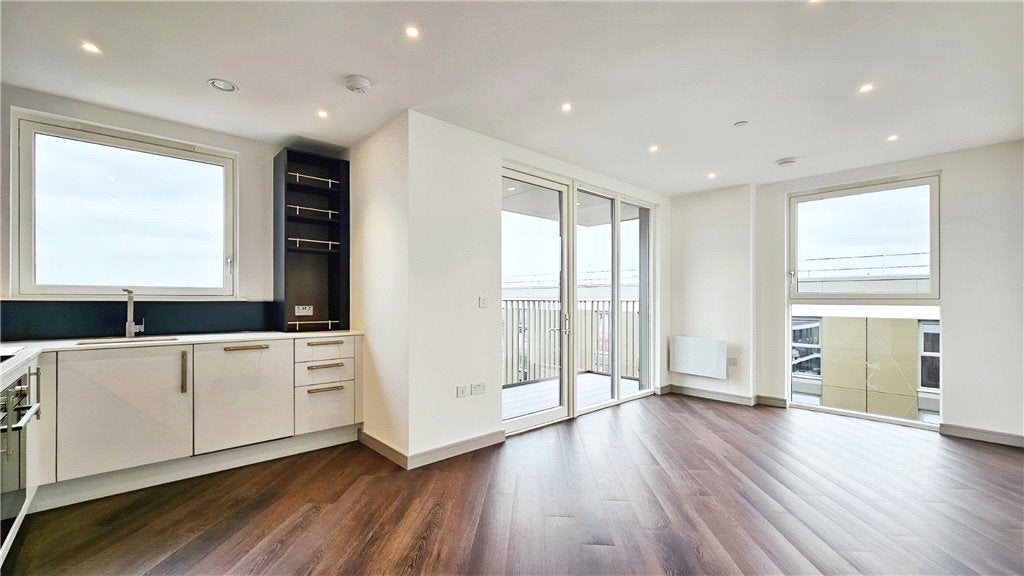 Flat London Road in Borough of Spelthorne