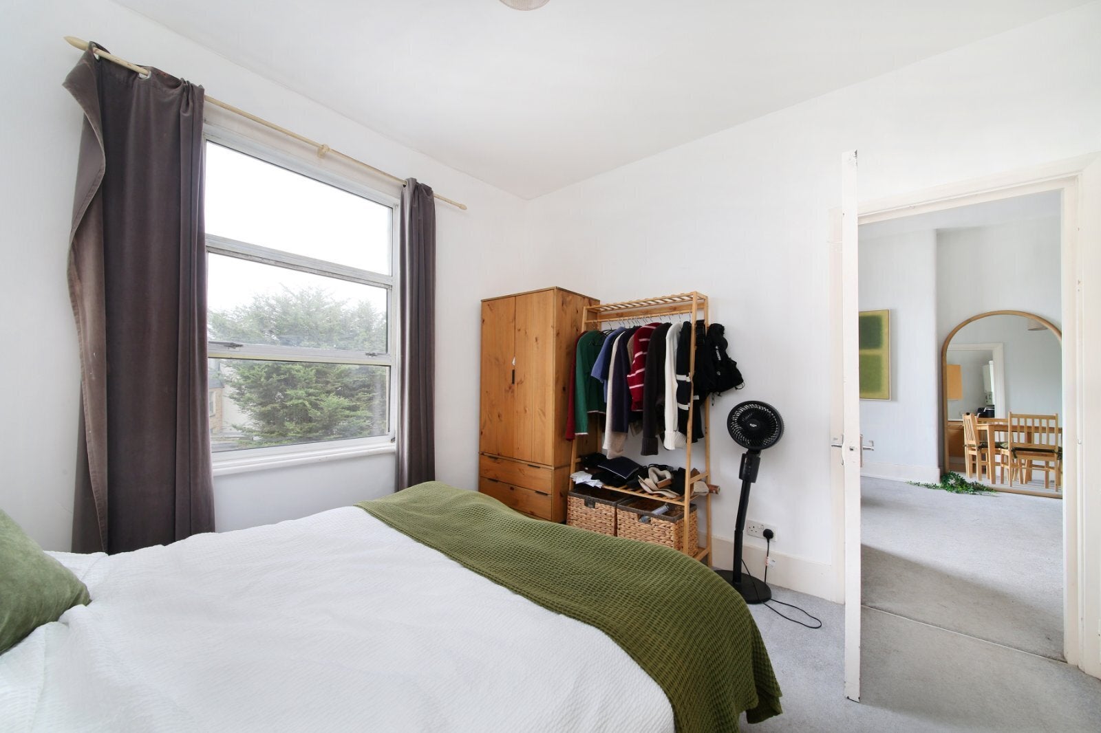 Flat Balham High Road in Greater London