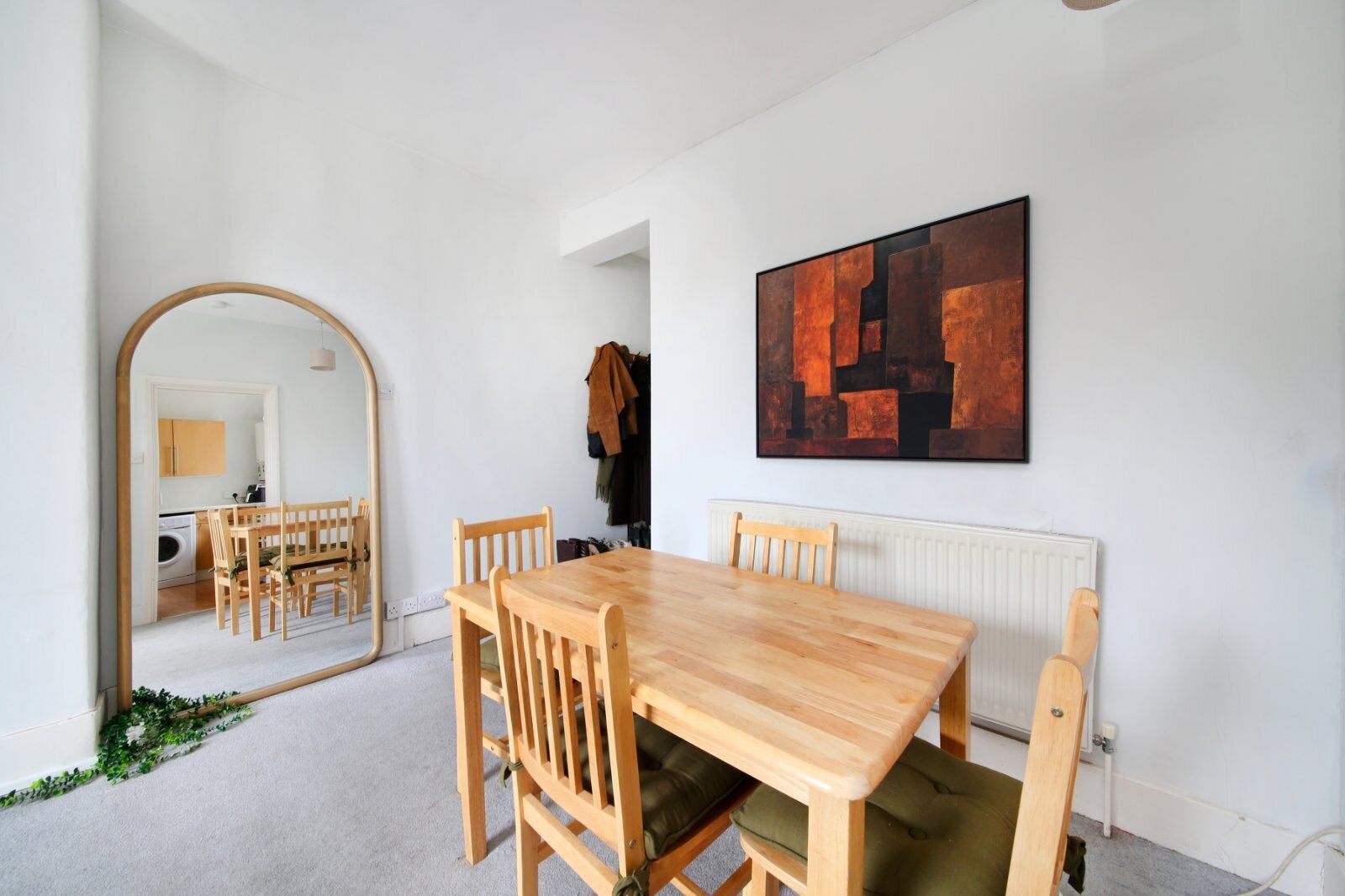 Flat Balham High Road in Greater London