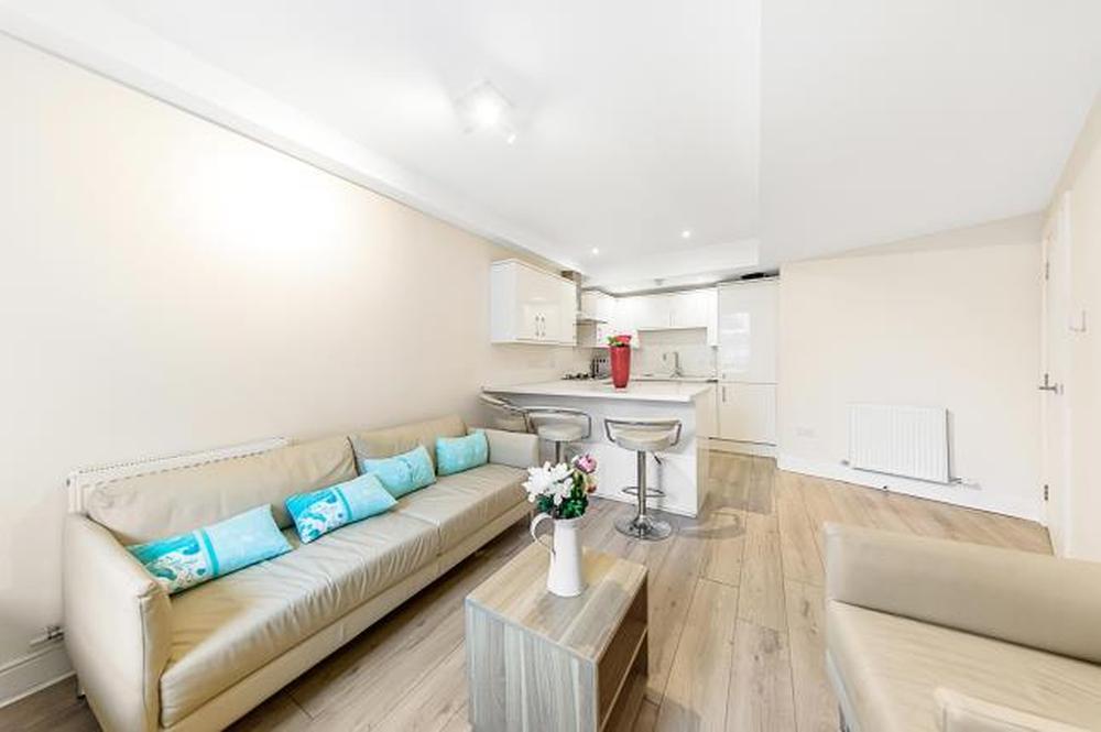 Flat Harewood Avenue in City of Westminster