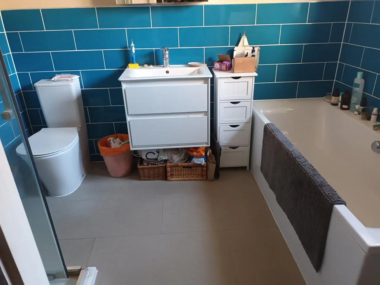 Room Frobisher Street in Greater London