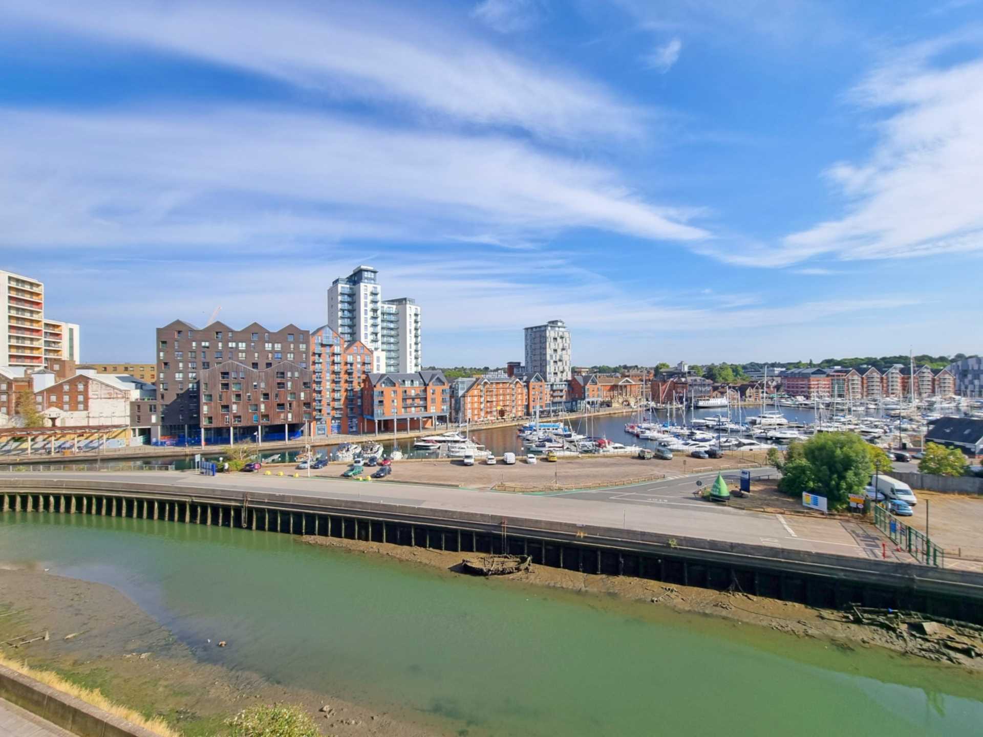 Flat Fitzwilliam Close in Ipswich