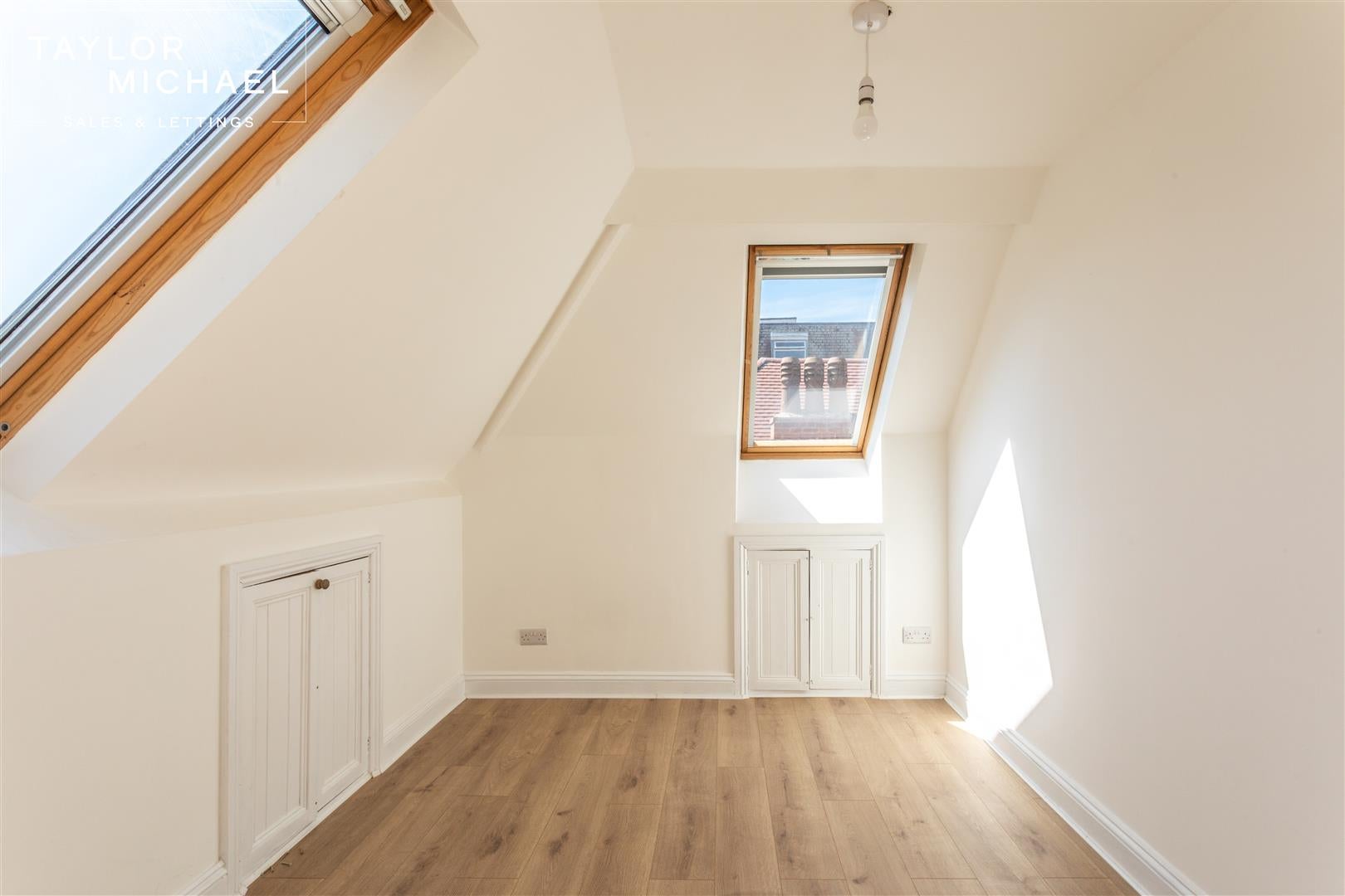 Room Holland Road in Hove