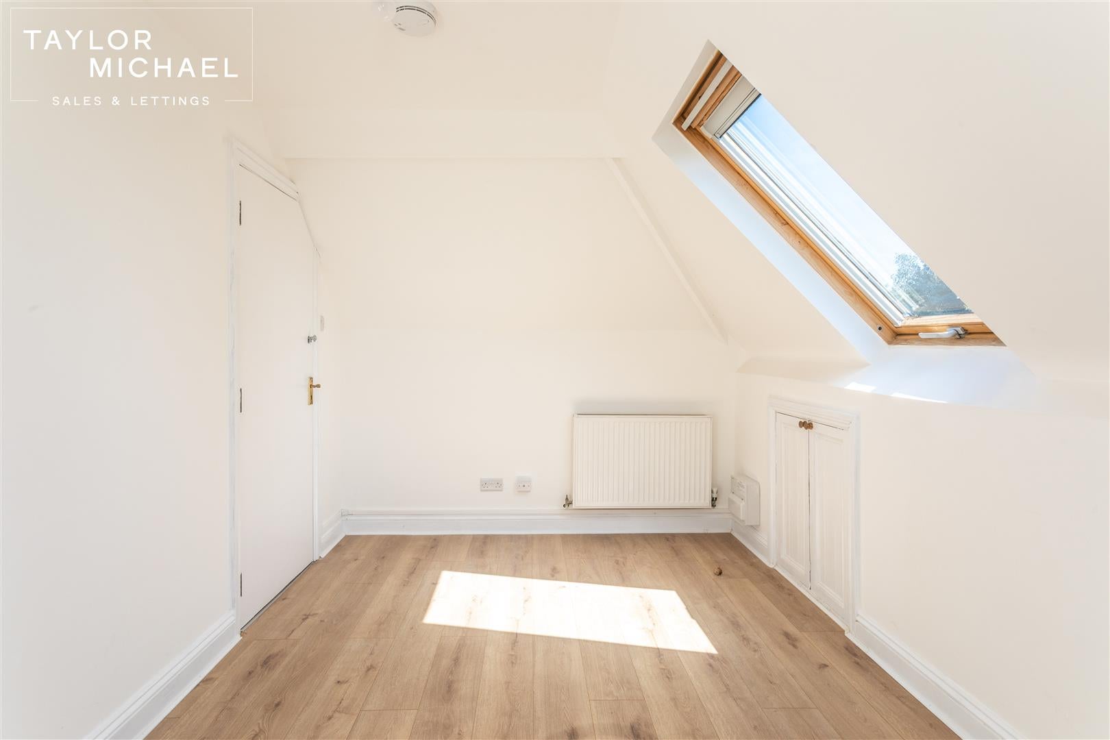 Room Holland Road in Hove