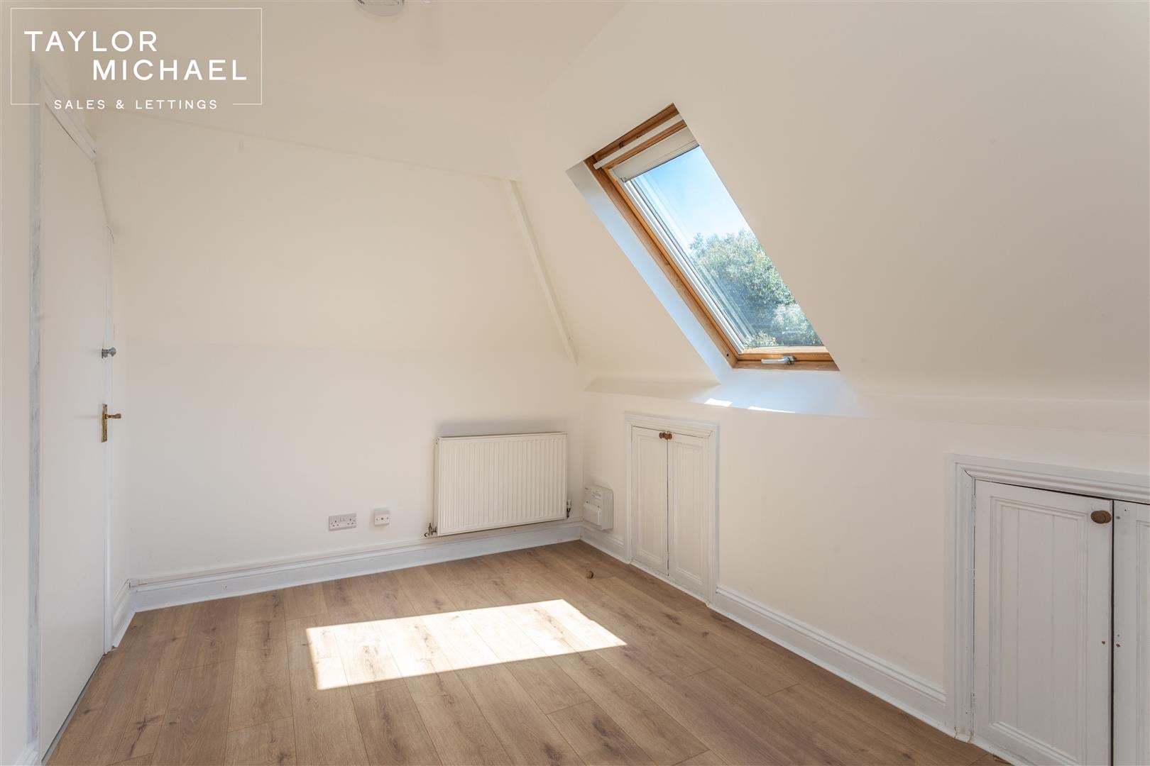 Room Holland Road in Hove