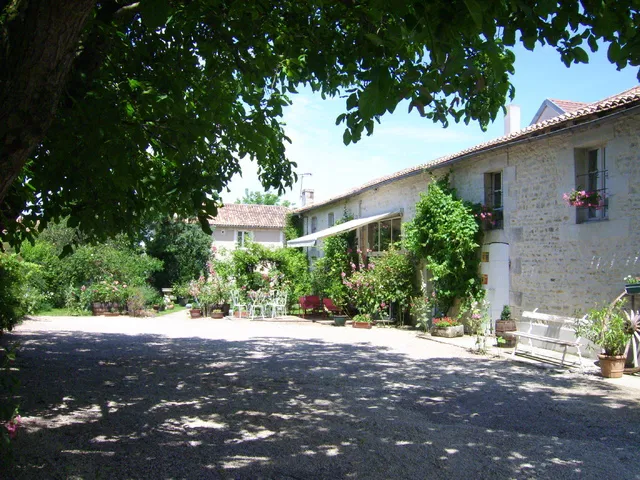 Chambre Rue de la Gare à Chabournay