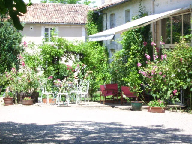 Chambre Rue de la Gare à Chabournay