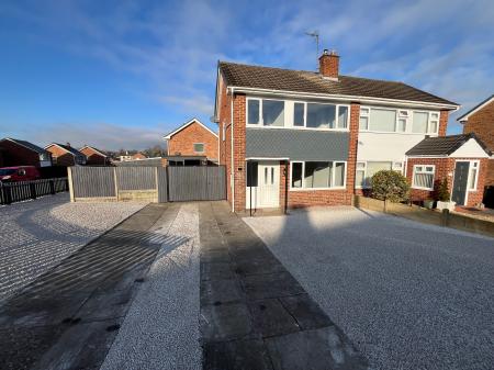 House Willow Drive in South Derbyshire