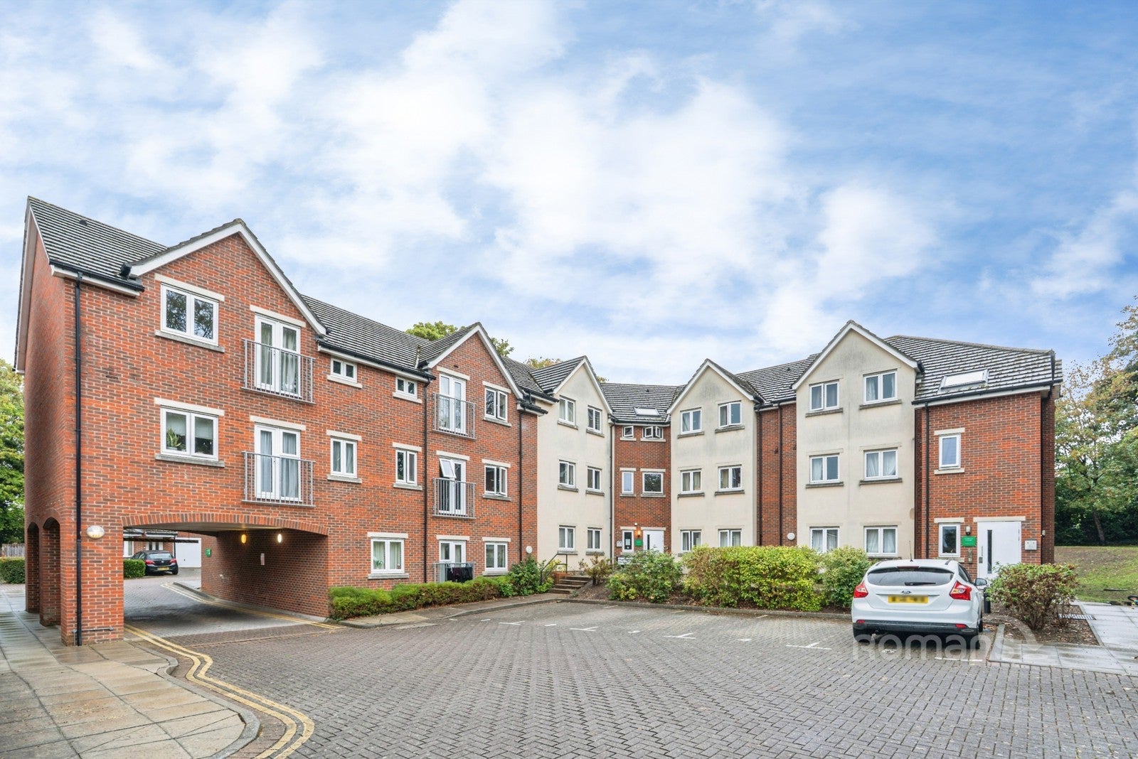 Flat Cromwell Road in Surrey Heath