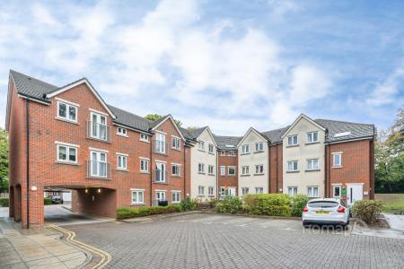 Flat Cromwell Road in Surrey Heath