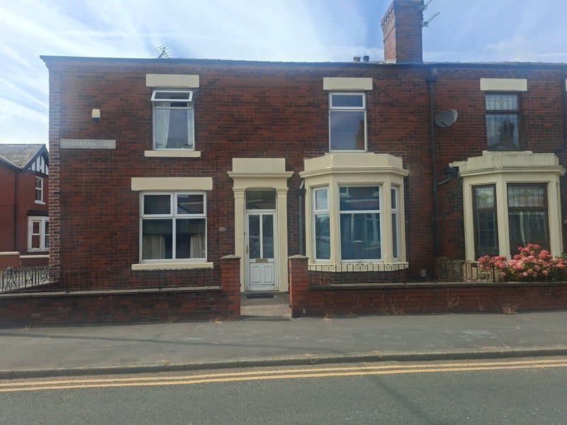 Room Carrington Road in Chorley