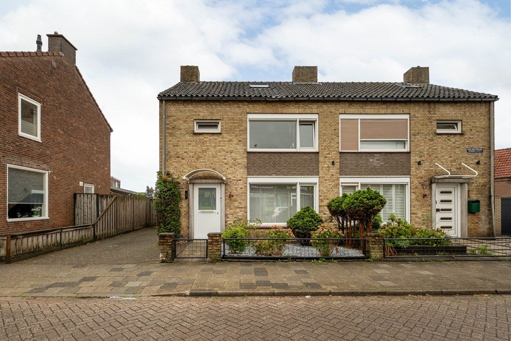 Huis Voltastraat 2 b in Roosendaal
