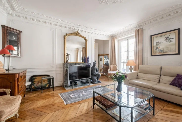Flat Rue Ballu in Paris