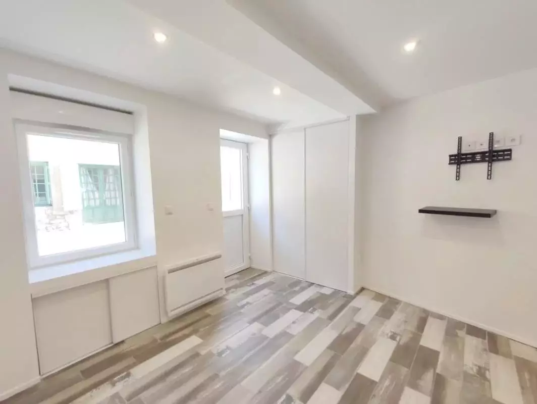 Appartement Rue des Vieux Métiers à Vézeronce-Curtin