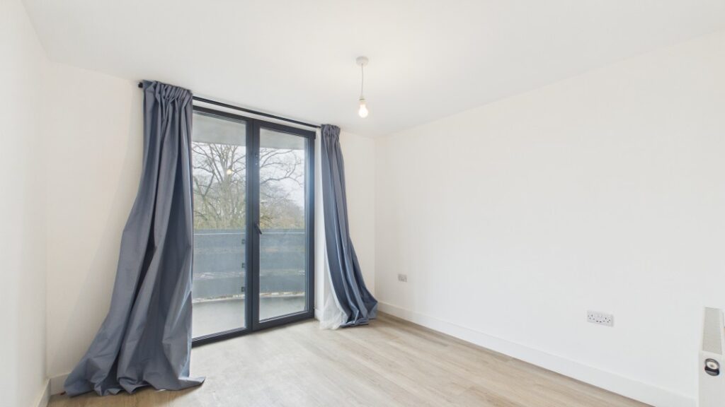 Flat Farnborough Road in Rushmoor