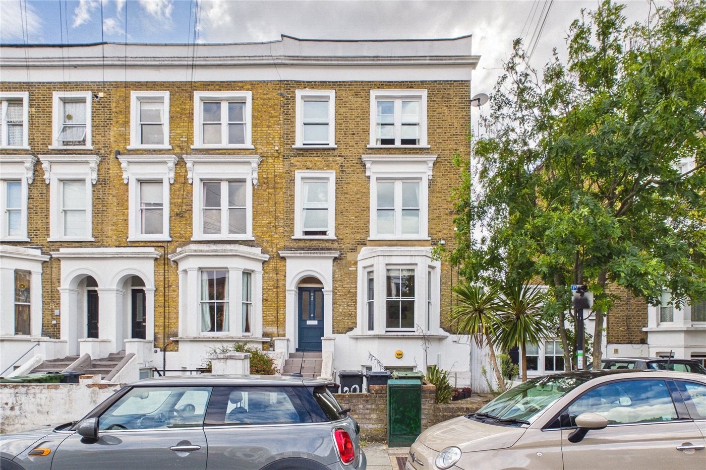 Flat Chaucer Road in Greater London