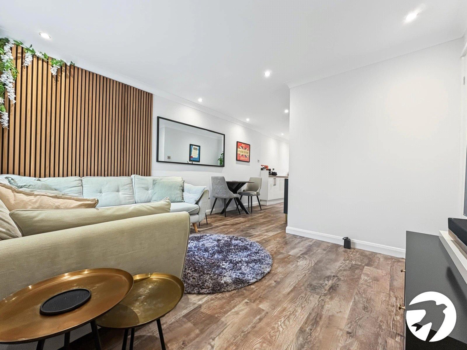 Flat Wyvill Close in Rainham