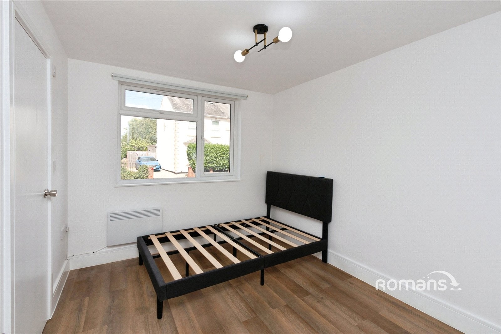 Room Ash Road in Rushmoor