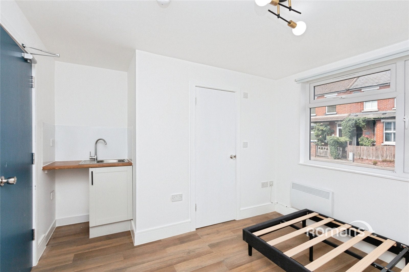 Room Ash Road in Rushmoor