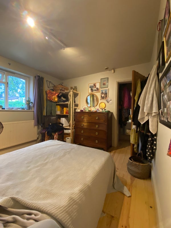 Room Hurlingham Road in Bristol
