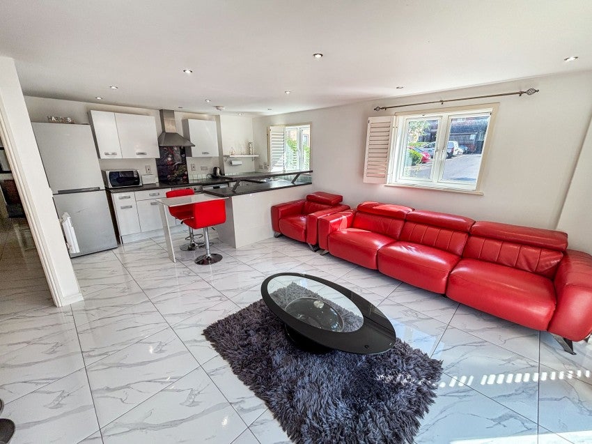 Flat Branagh Court in Reading