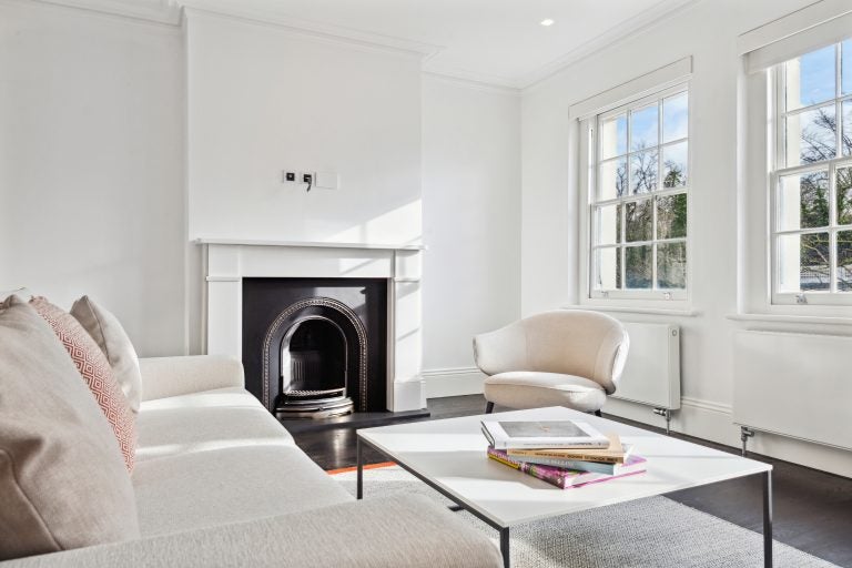 Flat Holland Park Avenue in Greater London