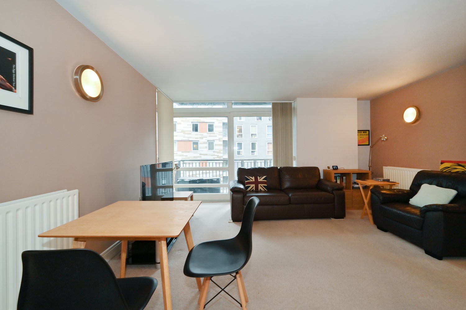 Flat Cassilis Road in Greater London