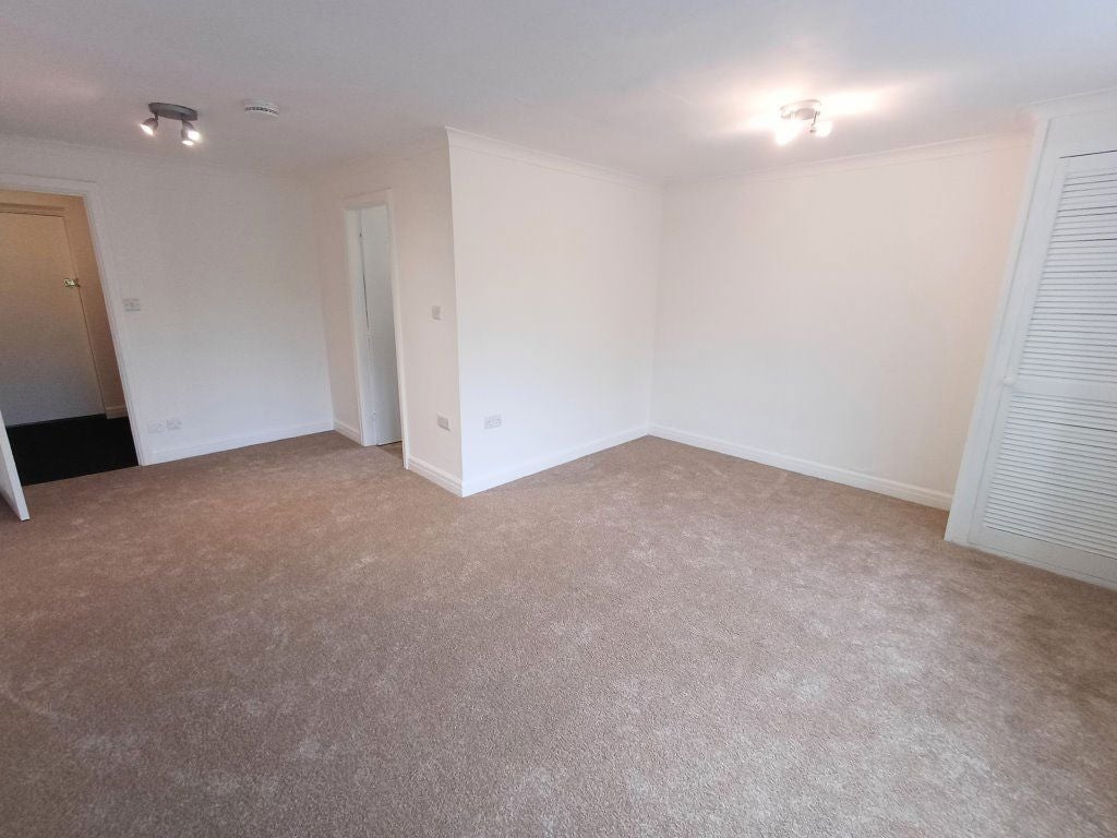 Flat Skipton Close in Hazel Grove
