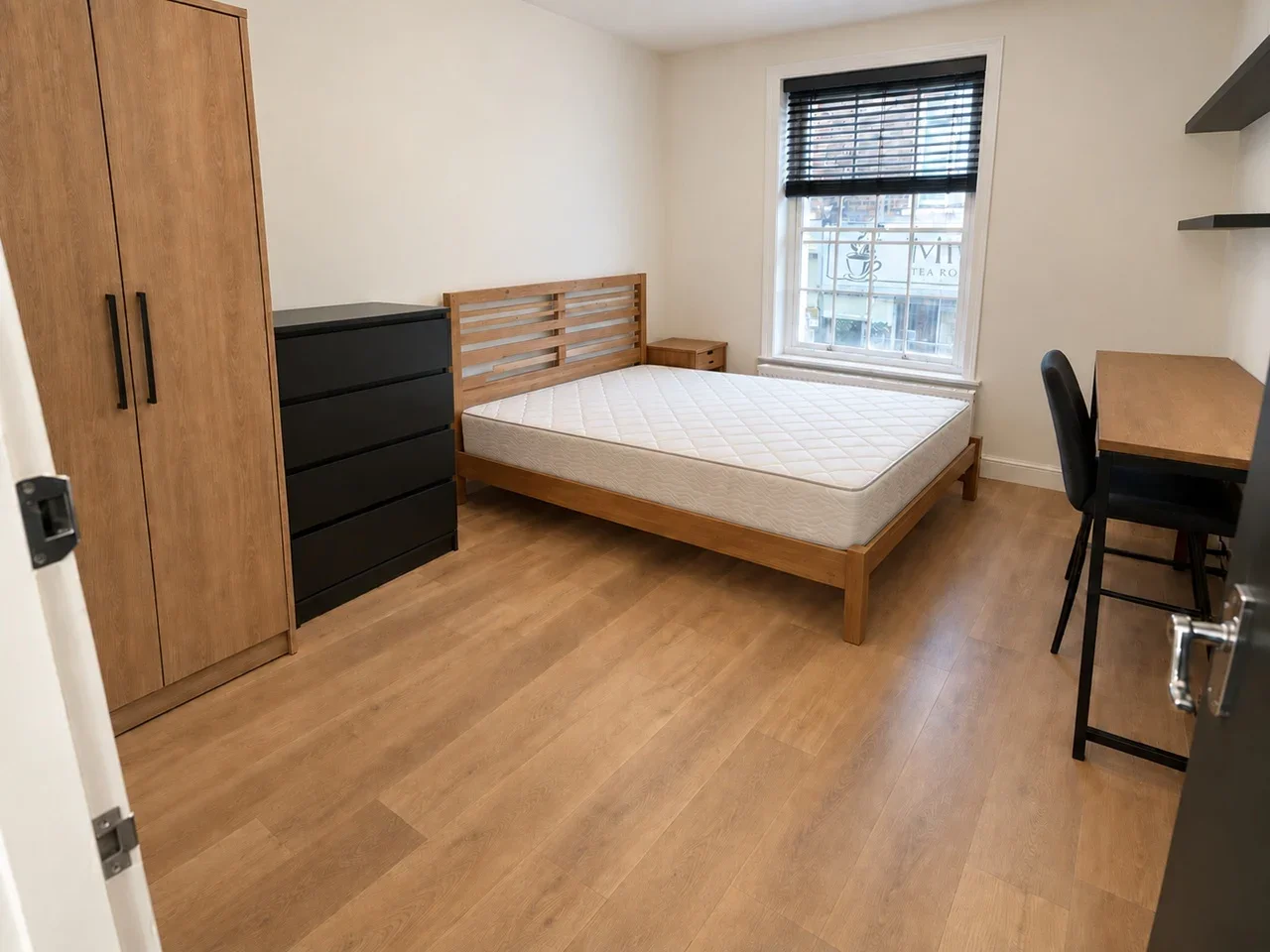 Room High Street in Gravesham