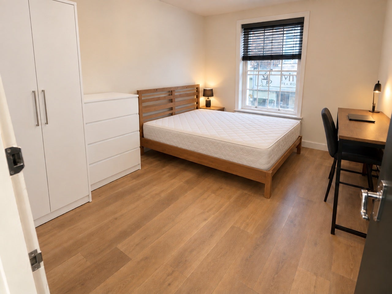 Room High Street in Gravesham