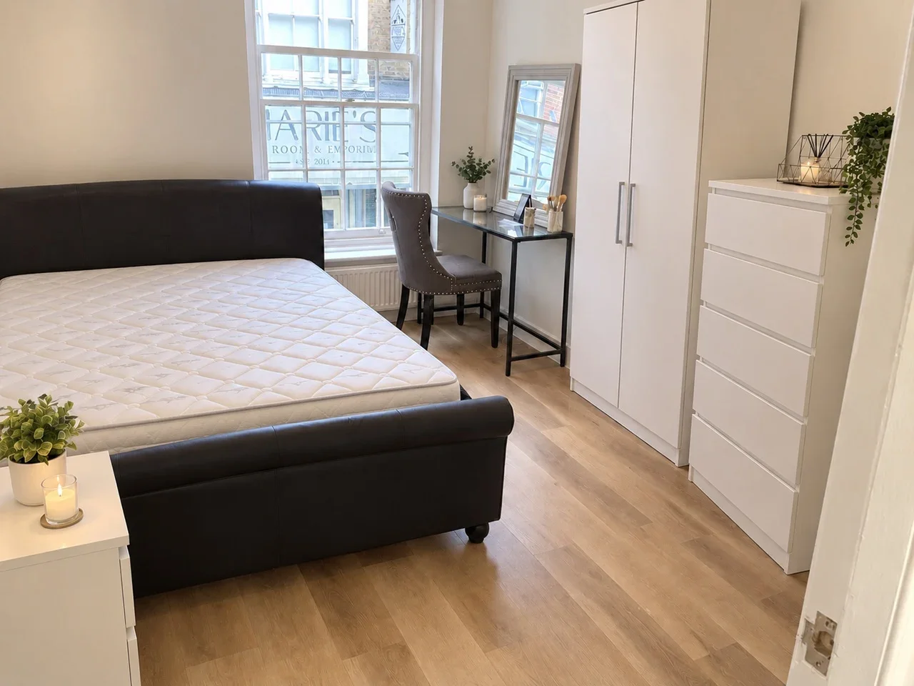 Room High Street in Gravesham