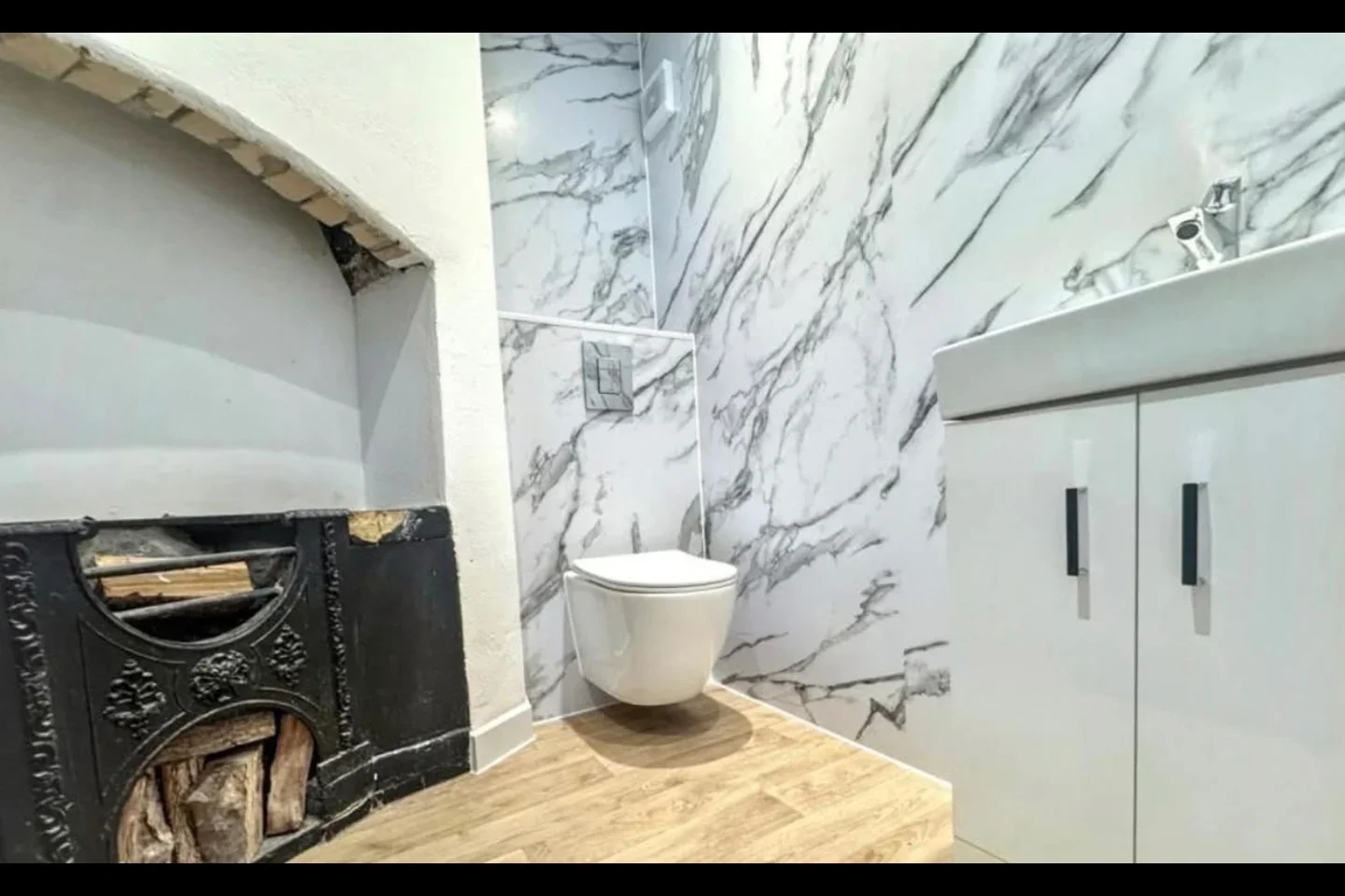 Room High Street in Gravesham
