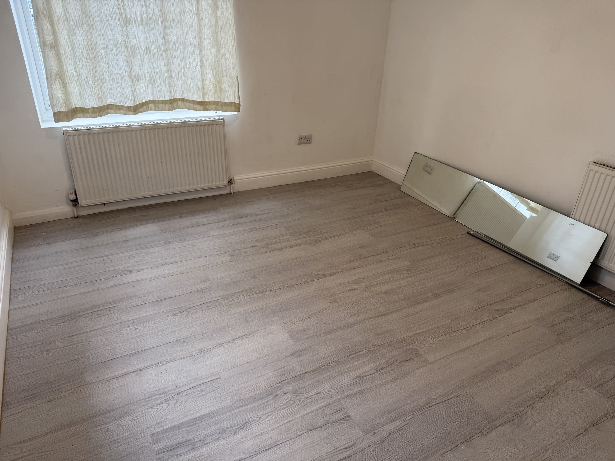 Flat Oakington Avenue in Greater London